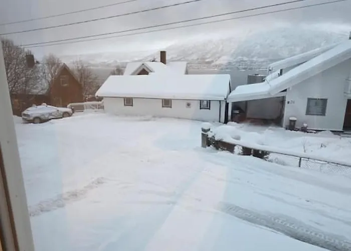 Arctic Nine - Nr 2 - On The Island Casa de Férias Tromsø